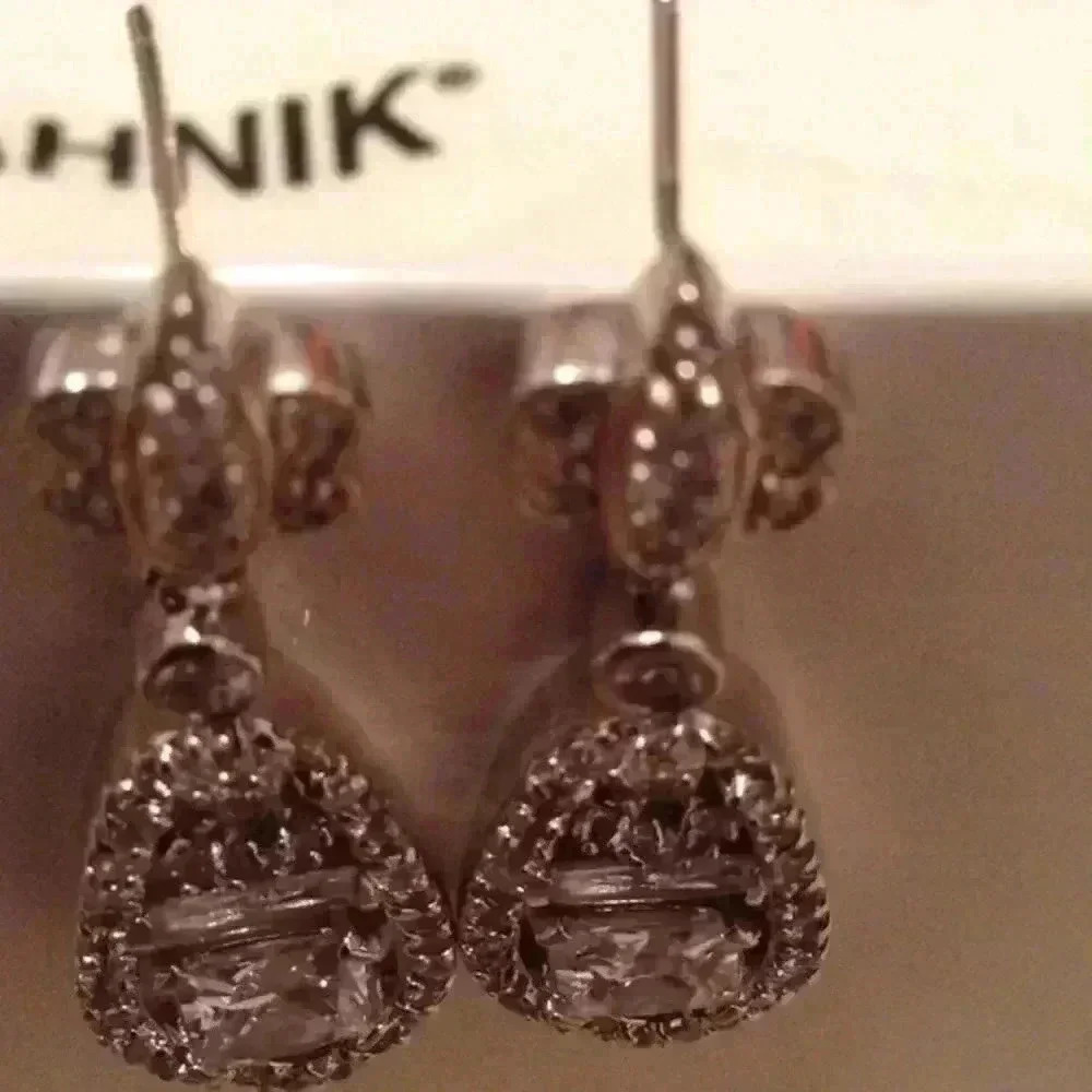Diamond cubic zircon earrings - Picture 3 of 4